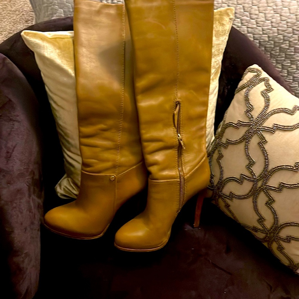 Tory Burch Knee High Boots Sz 7
